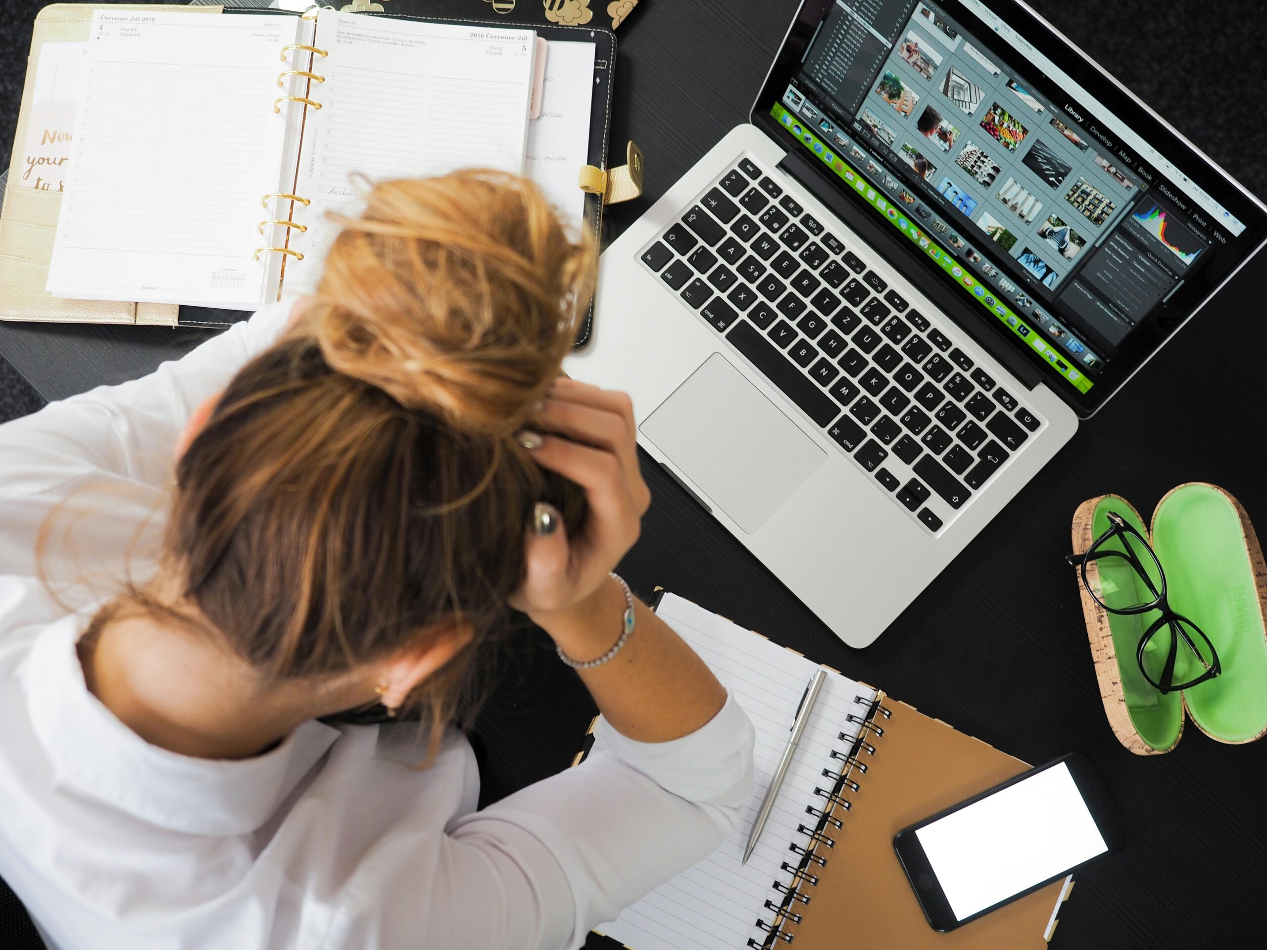 How to Avoid Feeling Overwhelmed When You’re (Super) Busy